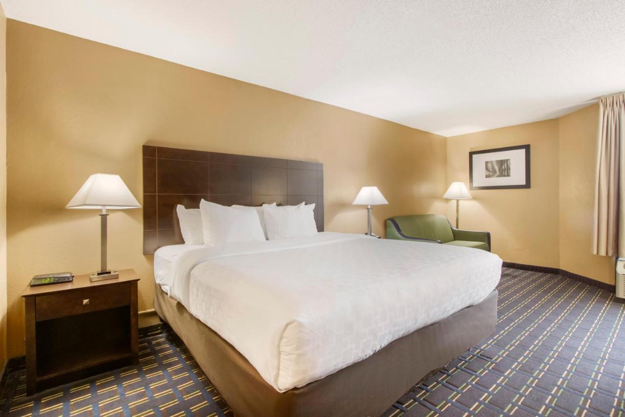 Clarion Inn Asheville Airport Fletcher Bagian luar foto