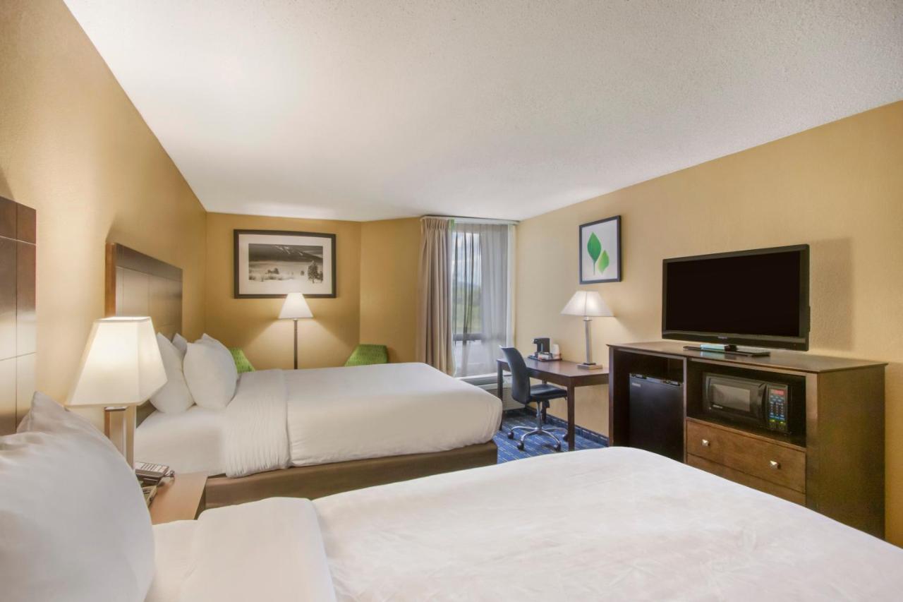 Clarion Inn Asheville Airport Fletcher Bagian luar foto