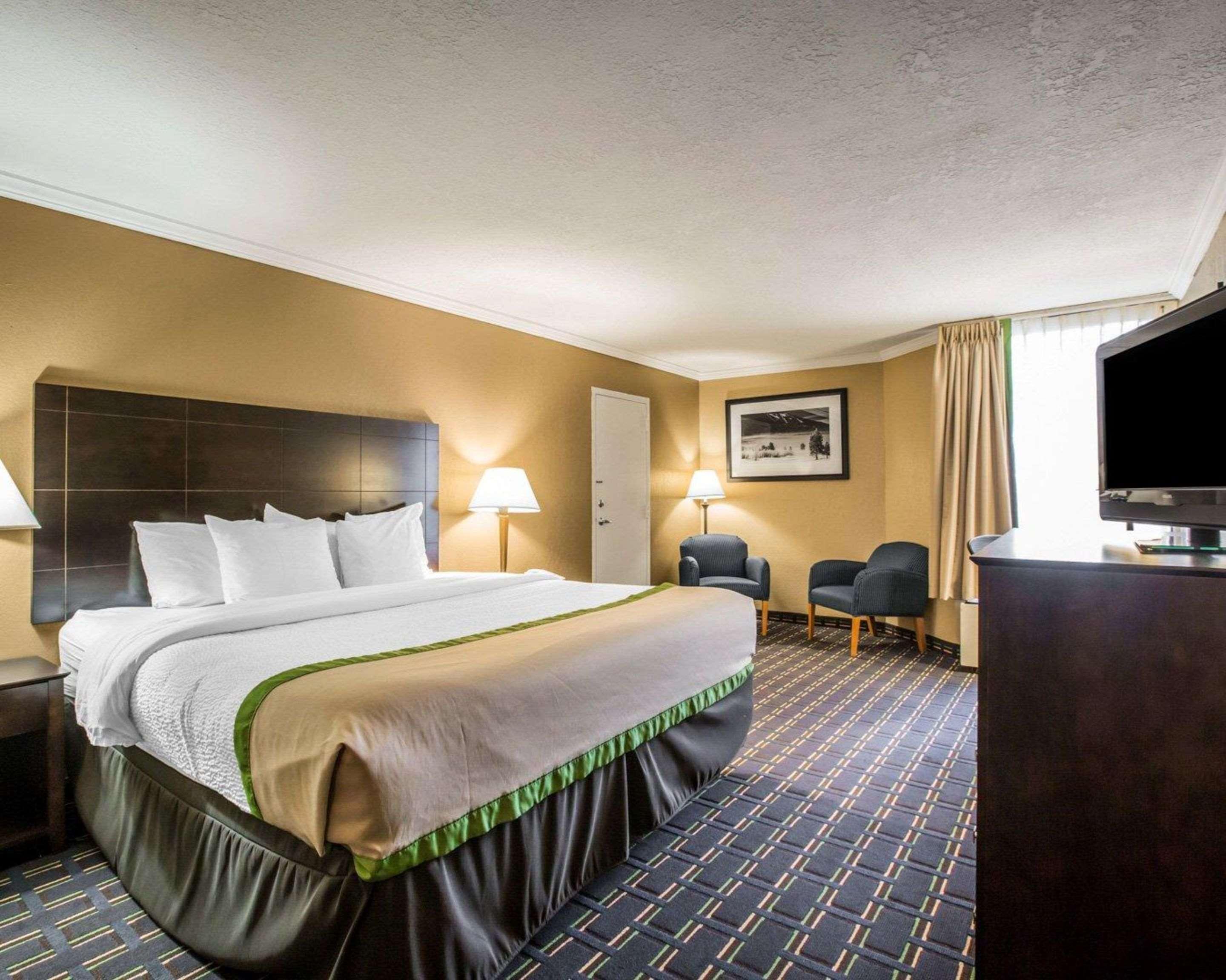 Clarion Inn Asheville Airport Fletcher Bagian luar foto