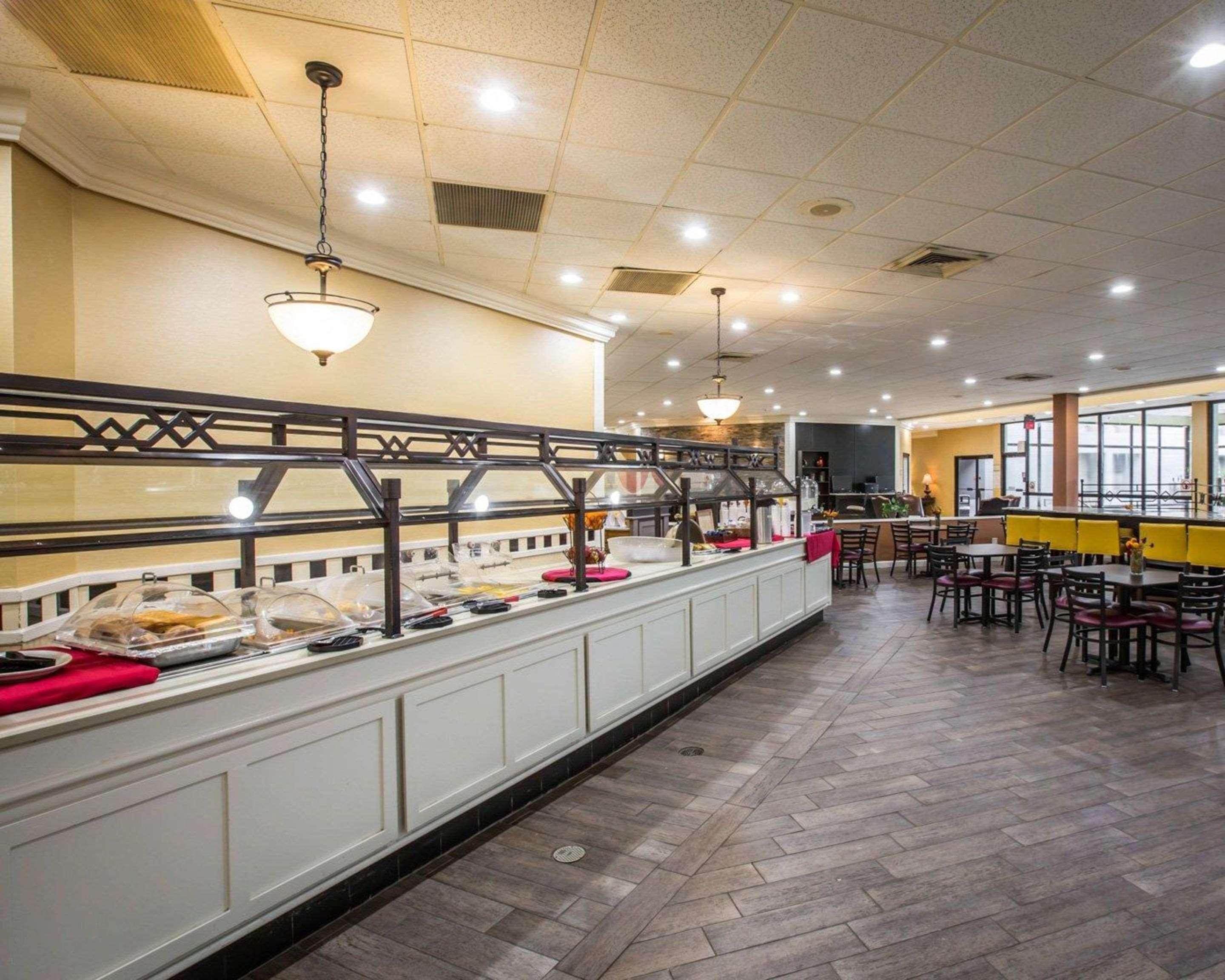 Clarion Inn Asheville Airport Fletcher Bagian luar foto