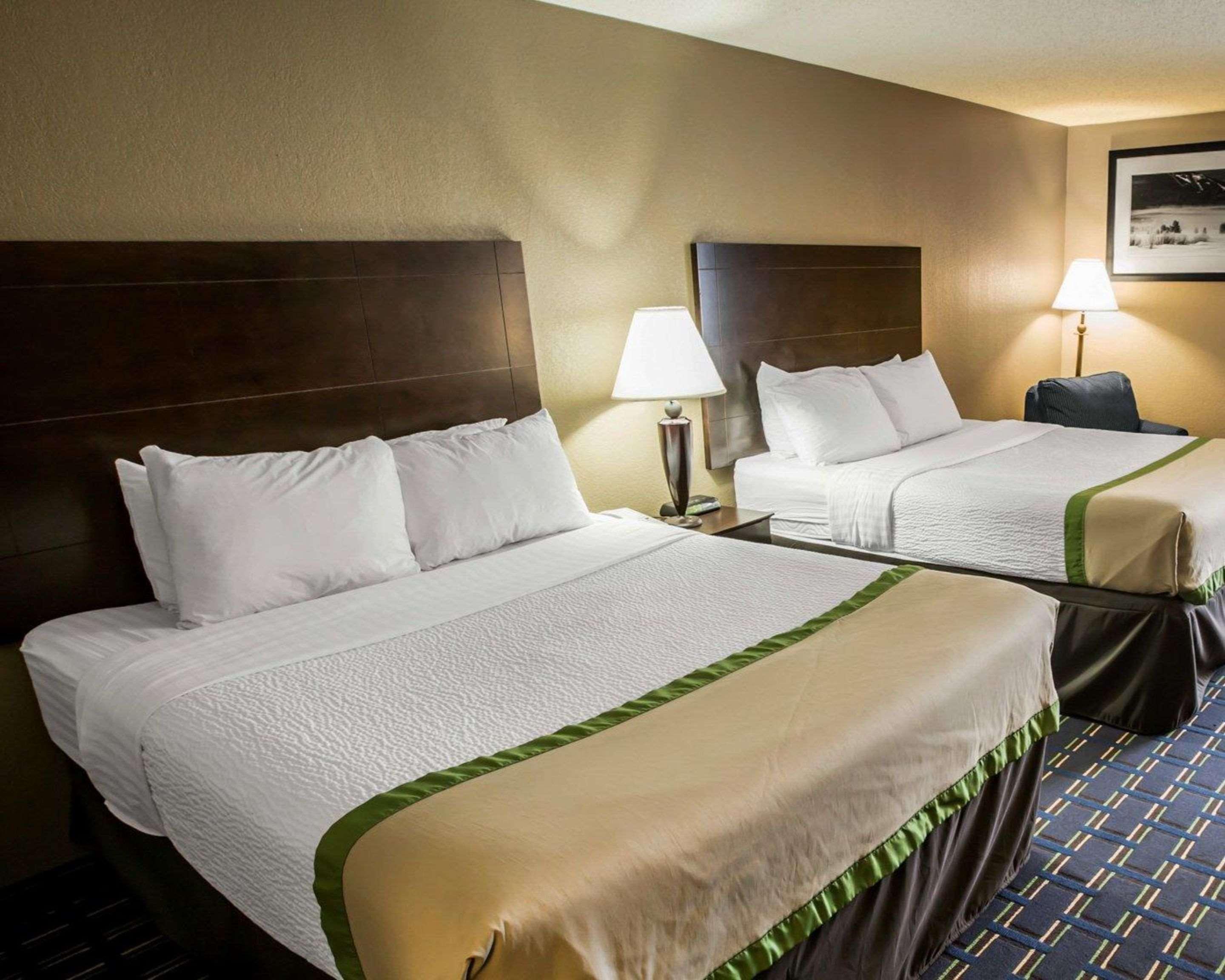 Clarion Inn Asheville Airport Fletcher Bagian luar foto