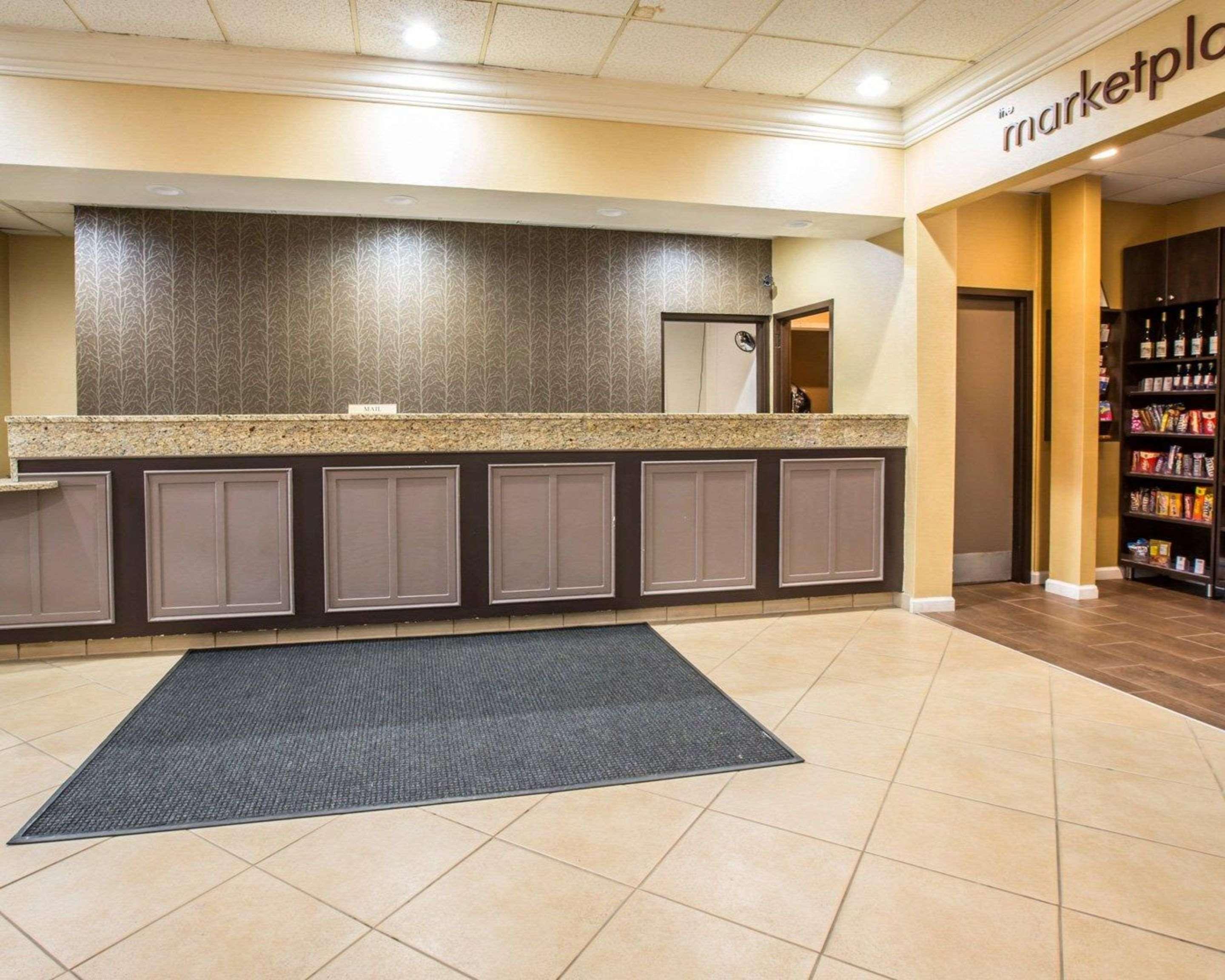 Clarion Inn Asheville Airport Fletcher Bagian luar foto