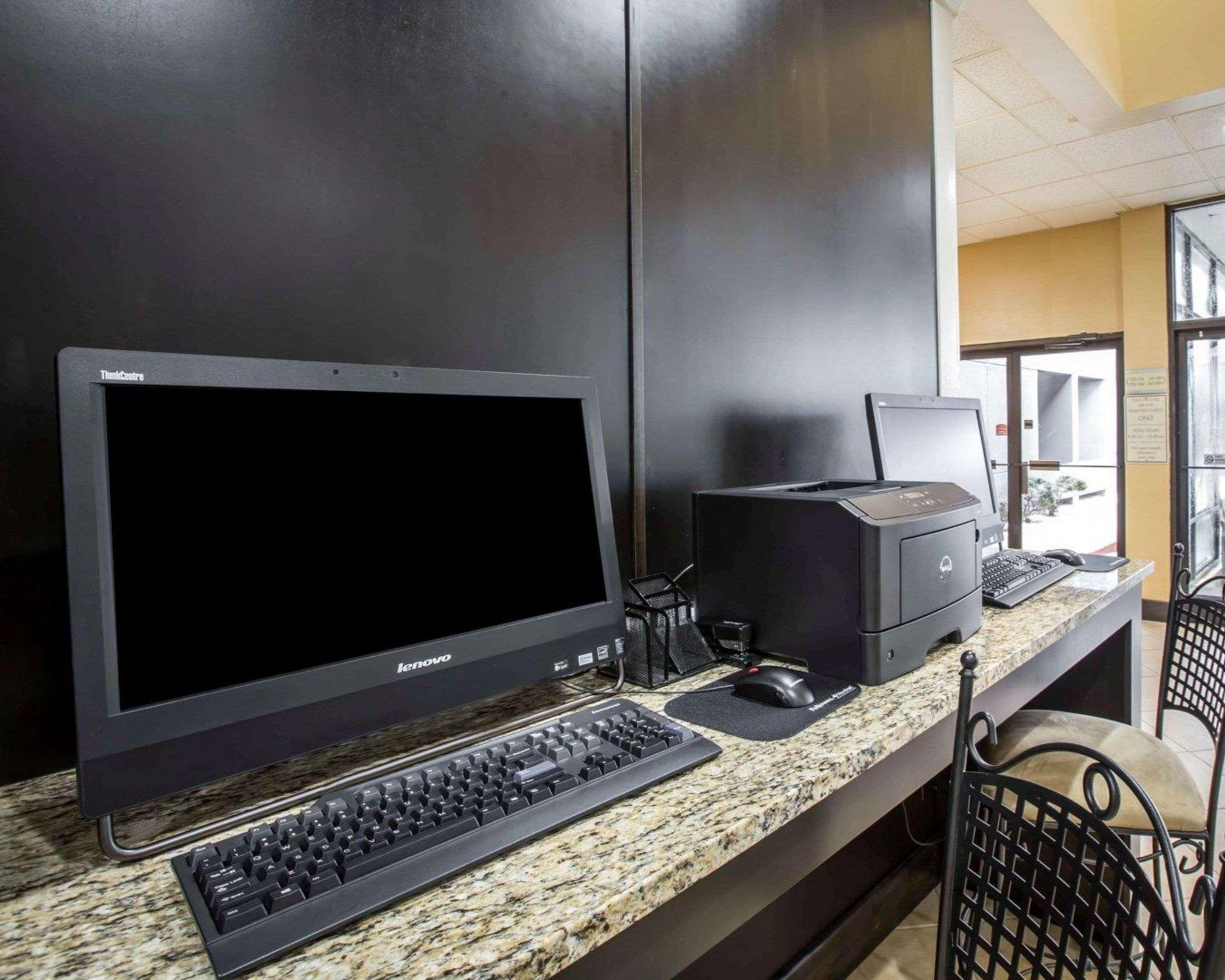 Clarion Inn Asheville Airport Fletcher Bagian luar foto