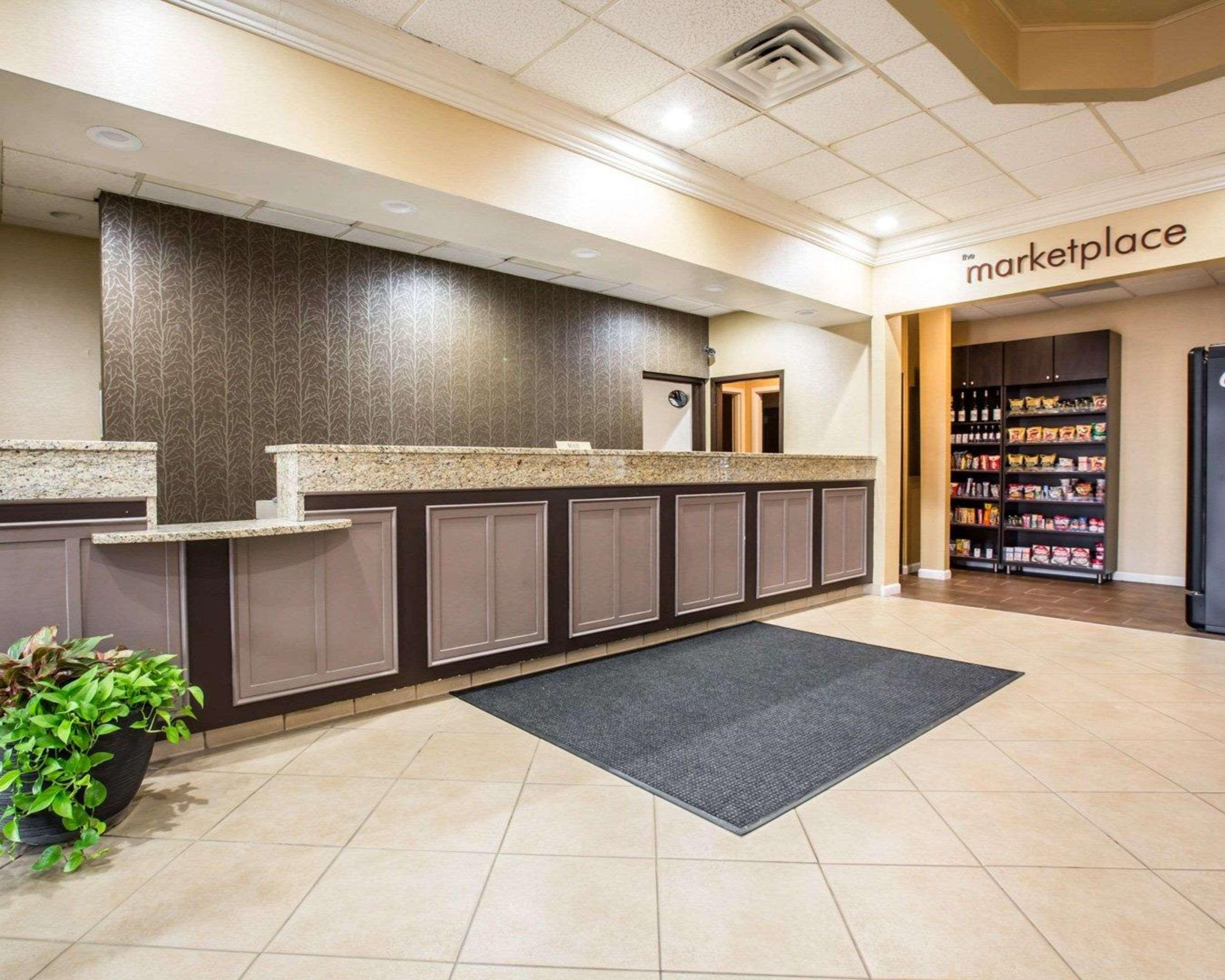 Clarion Inn Asheville Airport Fletcher Bagian luar foto