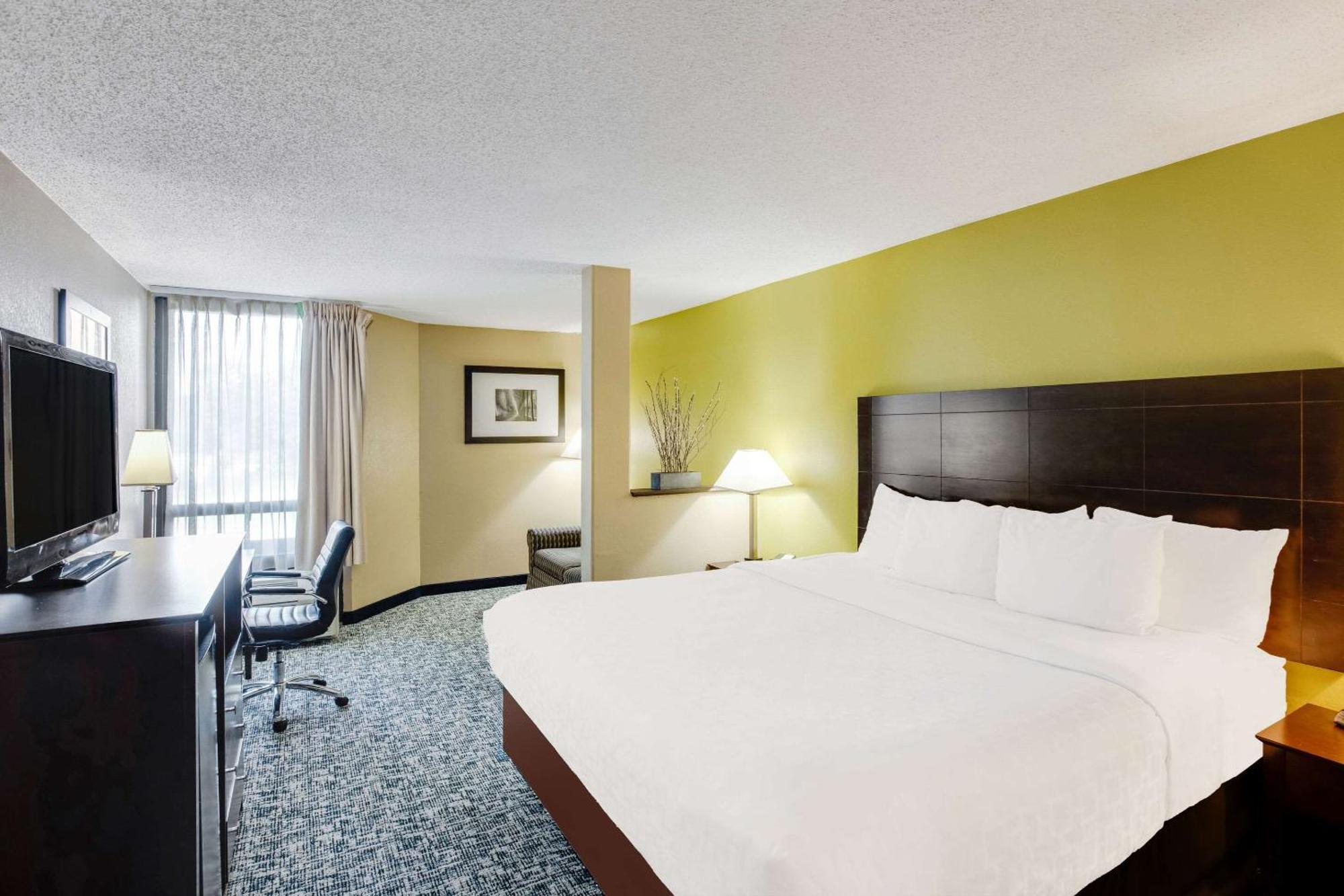 Clarion Inn Asheville Airport Fletcher Bagian luar foto