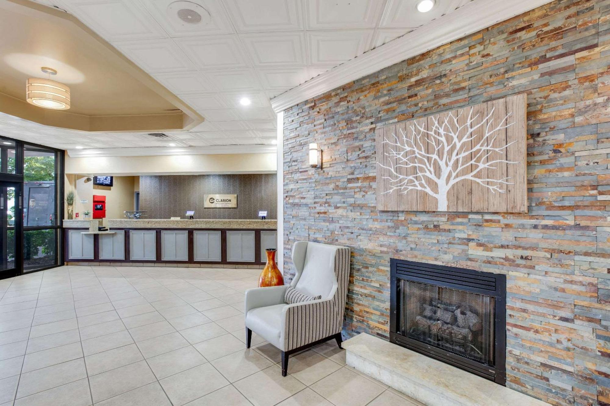 Clarion Inn Asheville Airport Fletcher Bagian luar foto