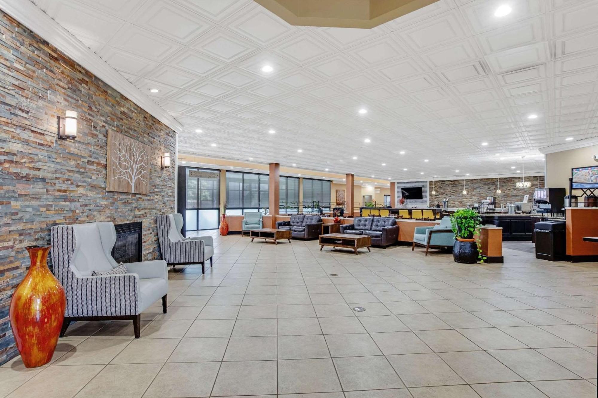 Clarion Inn Asheville Airport Fletcher Bagian luar foto