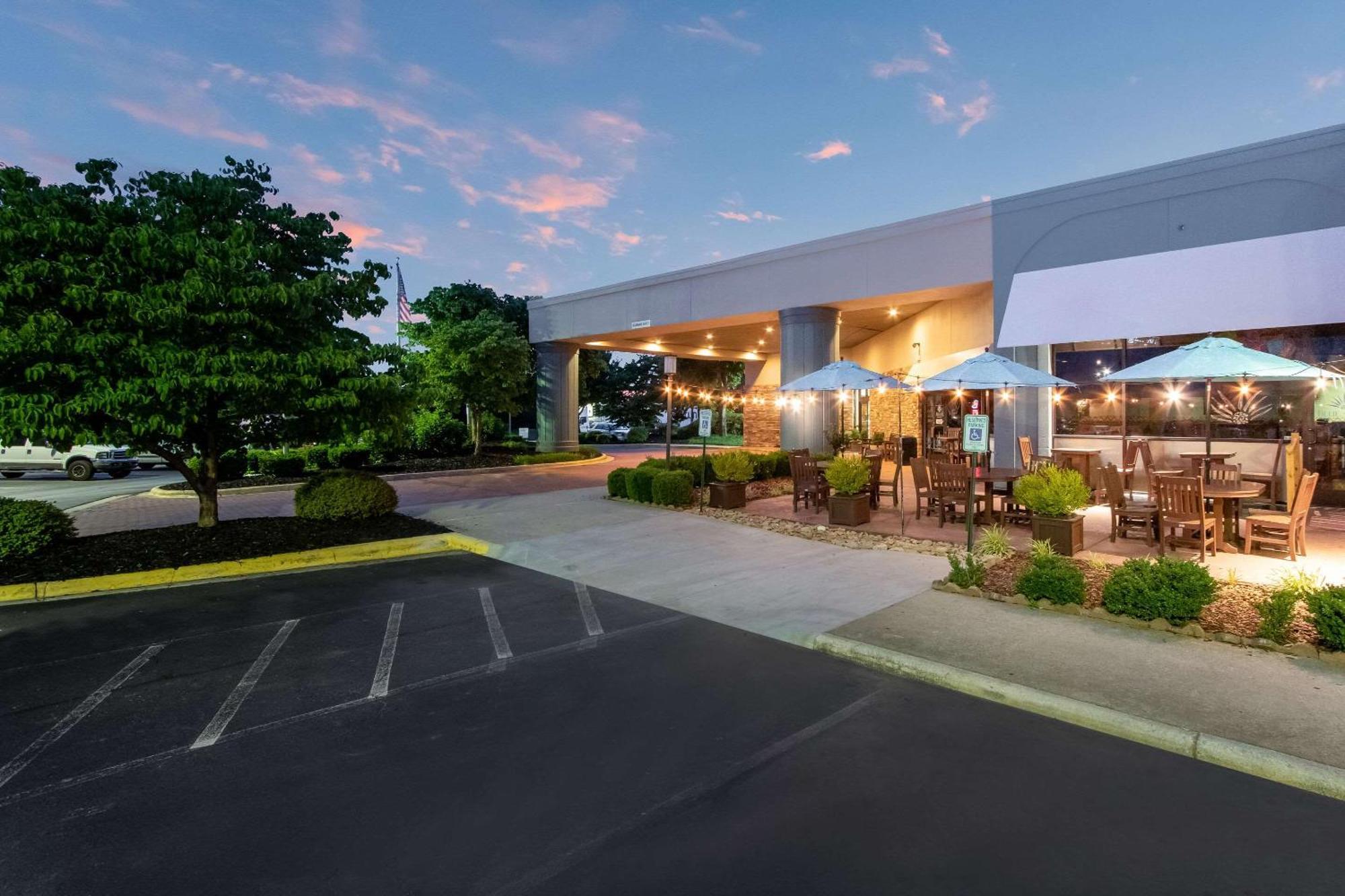 Clarion Inn Asheville Airport Fletcher Bagian luar foto