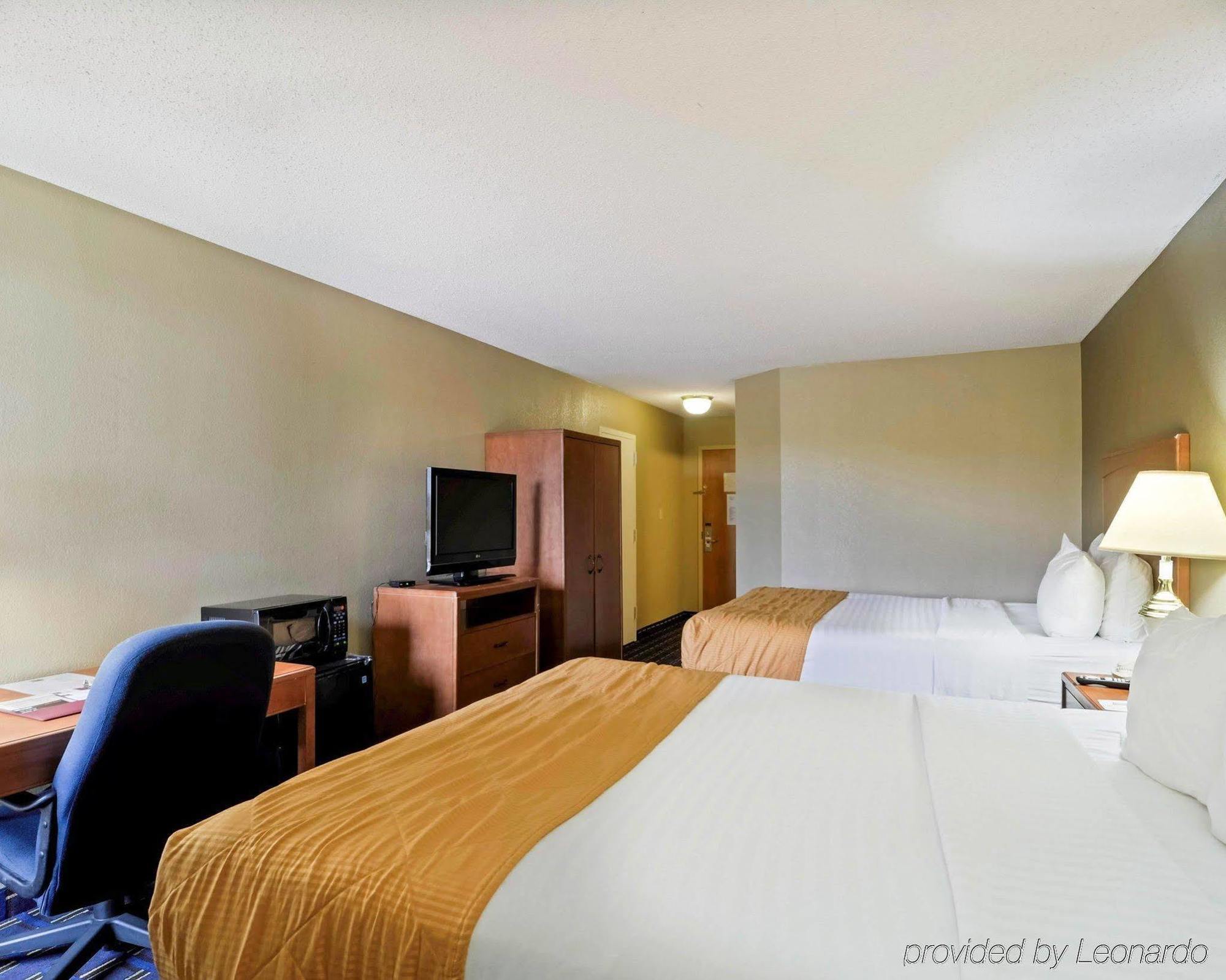 Clarion Inn Asheville Airport Fletcher Bagian luar foto