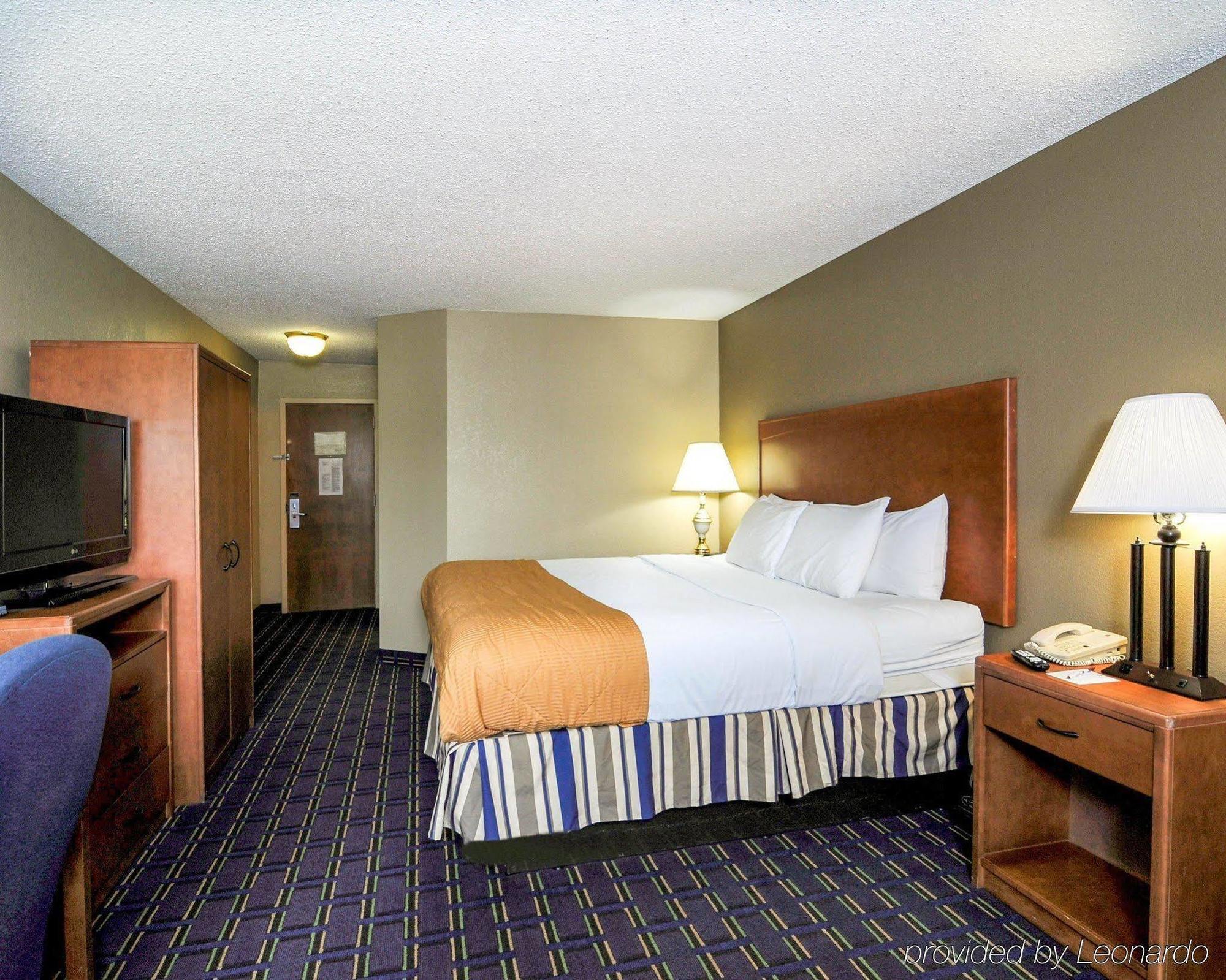 Clarion Inn Asheville Airport Fletcher Bagian luar foto
