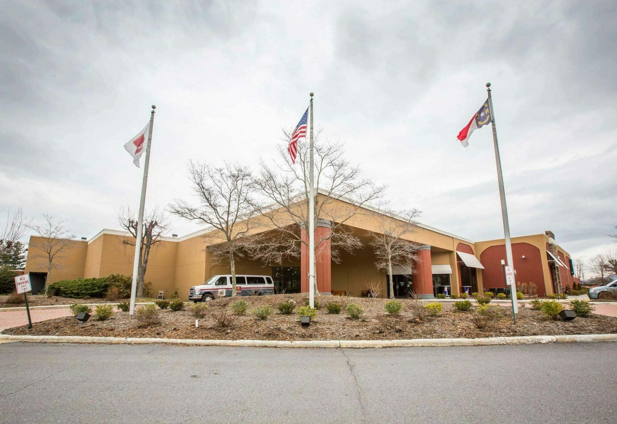 Clarion Inn Asheville Airport Fletcher Bagian luar foto
